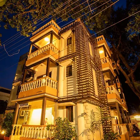 Coco'S Premium Studios And Suites With Kitchen
